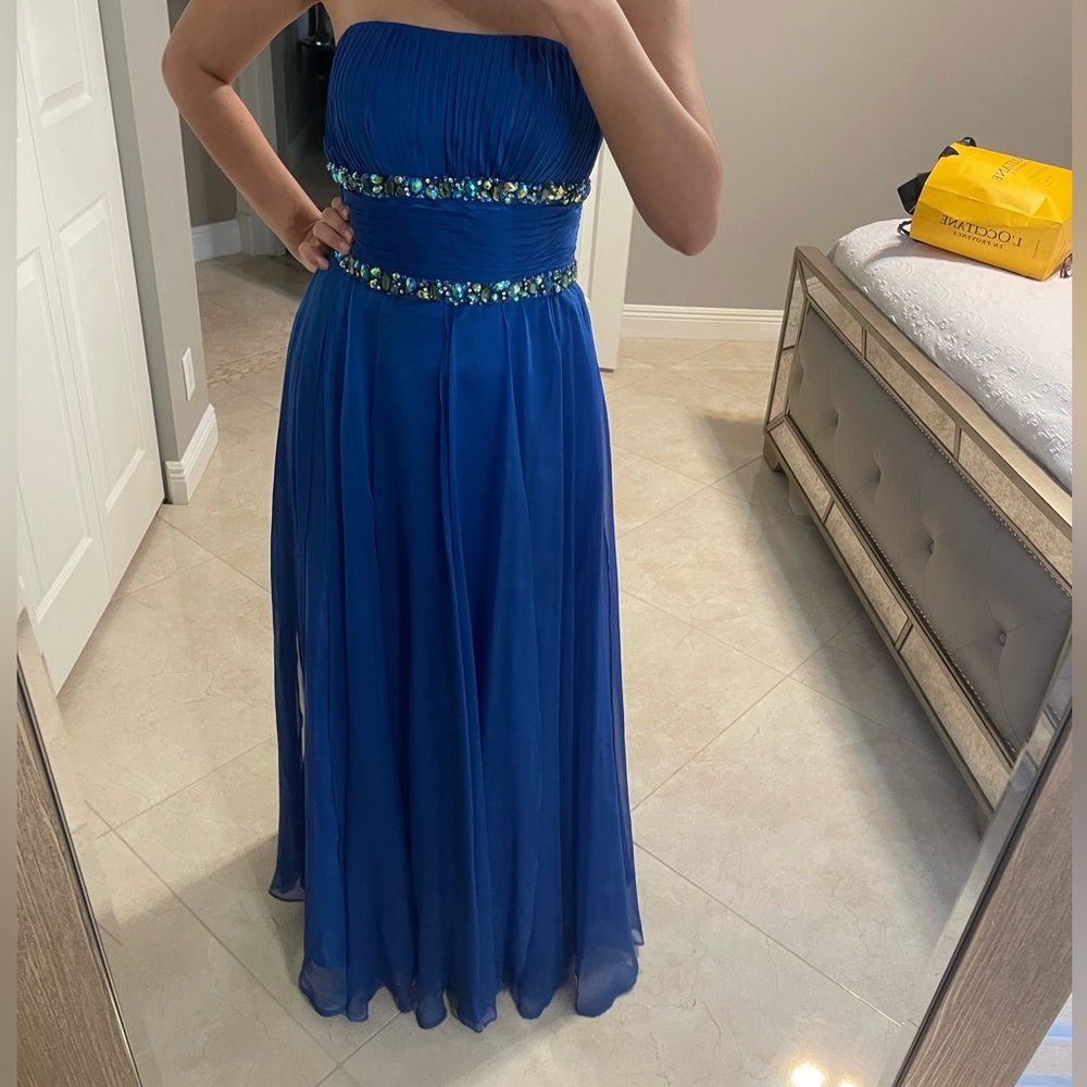 La femme royal blue prom dress size 0 polyester material